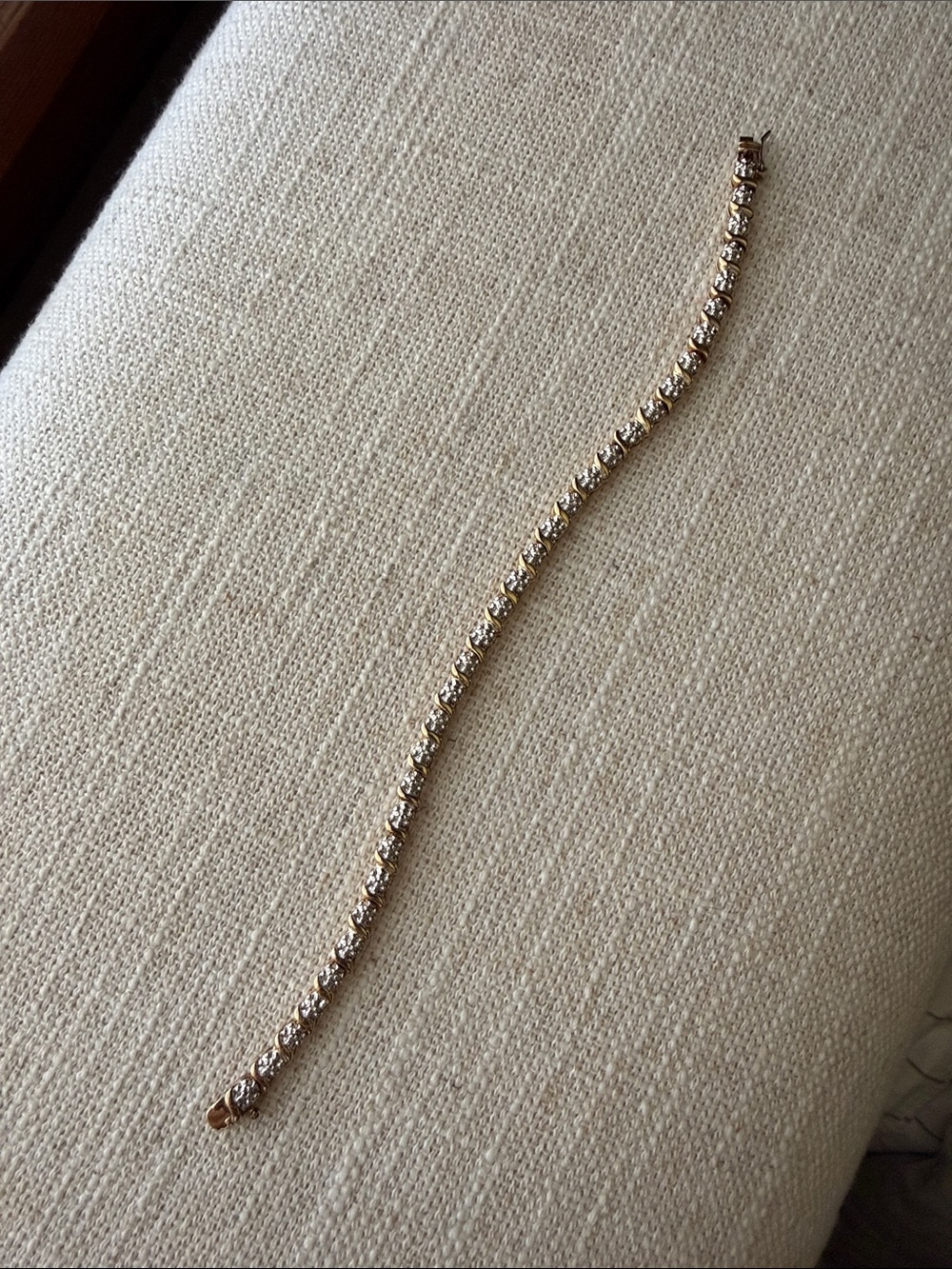 Tennis bracelet